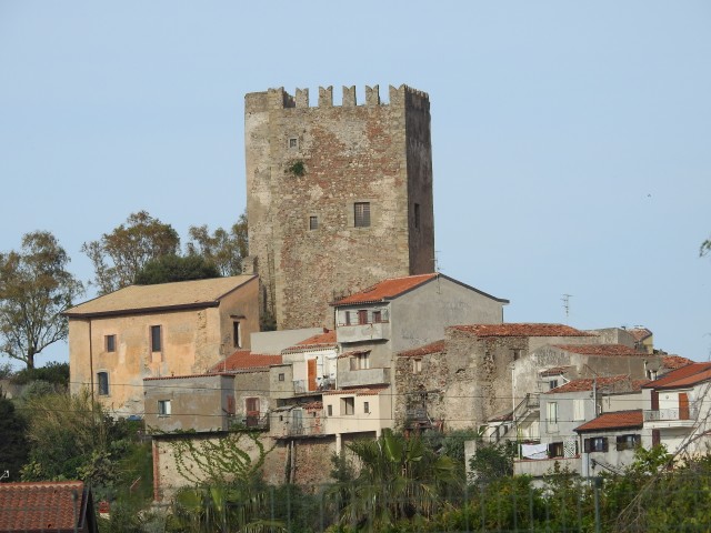 Castello di Brolo, Brolo slot fra det 10. årh. Foto: KirstenSoele