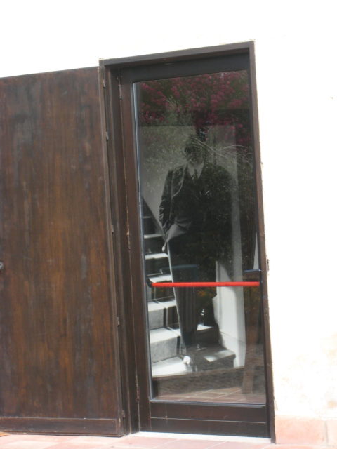 Luigi Pirandello i sit hus i Caos. Foto: KirstenSoele