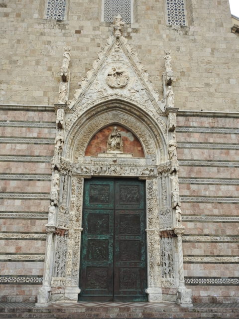 Domkirkens portal skabt af Antonio Baboccio da Piperno. Foto: KirstenSoele