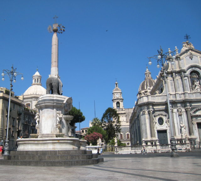 Piazza del Duomo i Catania. Foto: KirstenSoele