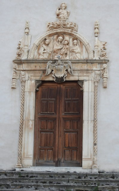 Marmorportal ind til Cattedrale Santa Maria Assunta. Foto: KirstenSoele