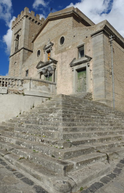 Duomo di Montalbano Elicona. Foto: KirstenSoele