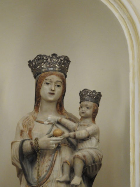 Madonna med barnet, udført af Antonio Vanella. Foto: KirstenSoele