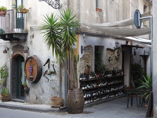 Castiglione di Sicilia er vinby, Città del vino. Foto: KirstenSoele