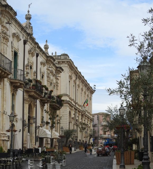 Corso Vittorio Emanuele, der går ned fra Piazza Popolo. Foto: KirstenSoele